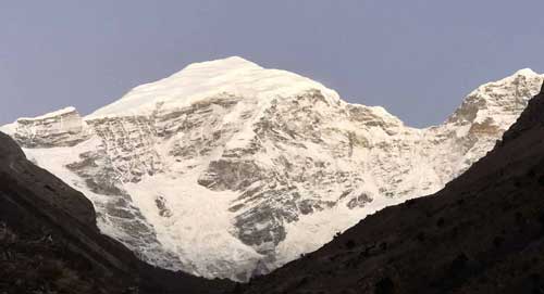 Snow-capped mountain in Bhutan TT8.